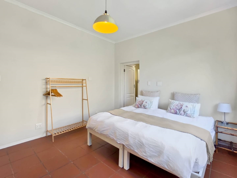 6 Bedroom Property for Sale in Green Point Western Cape